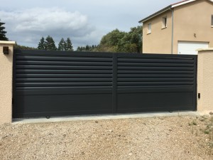 Portail aluminium coulissant